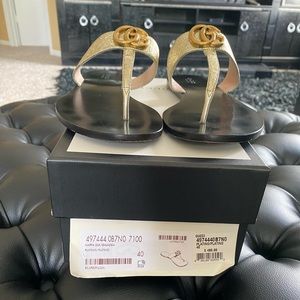 Gucci Leather thong sandal with Double G Size 40